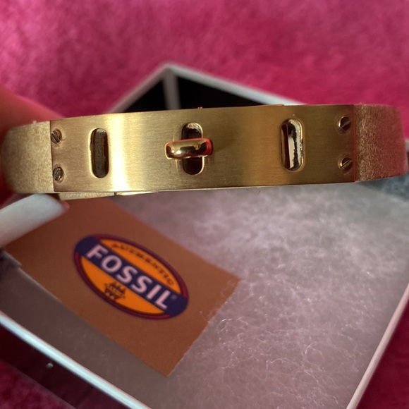NWT Fossil leather bracelet - Picture 2 of 6